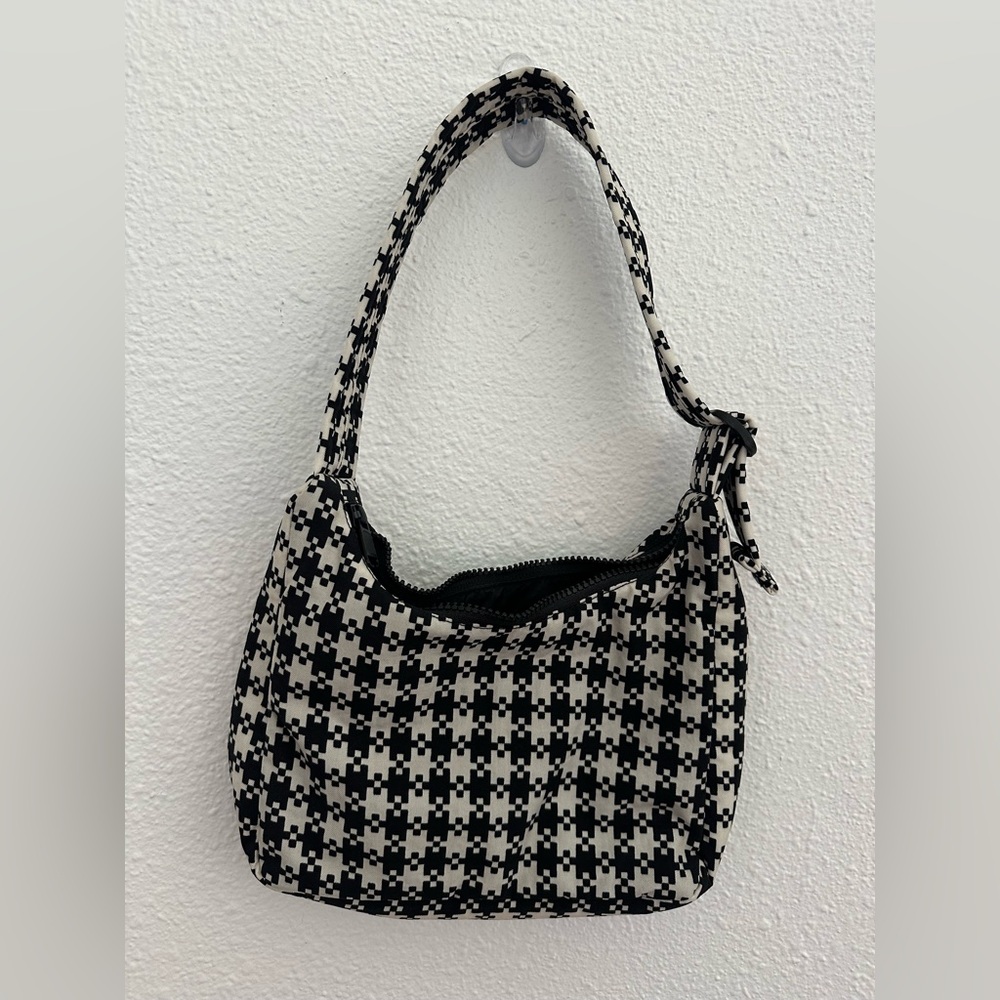 BAGGU Pixelated Gingham Shoulder Bag - Picture 3 of 5